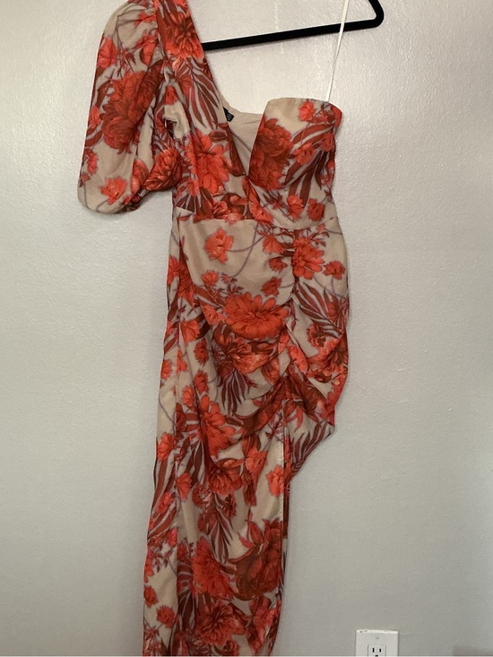 PrettyLittleThing Dresses & Skirts - PrettyLittleThing Coral Floral One-Shoulder Ruched Maxi Dress NWT Size 4